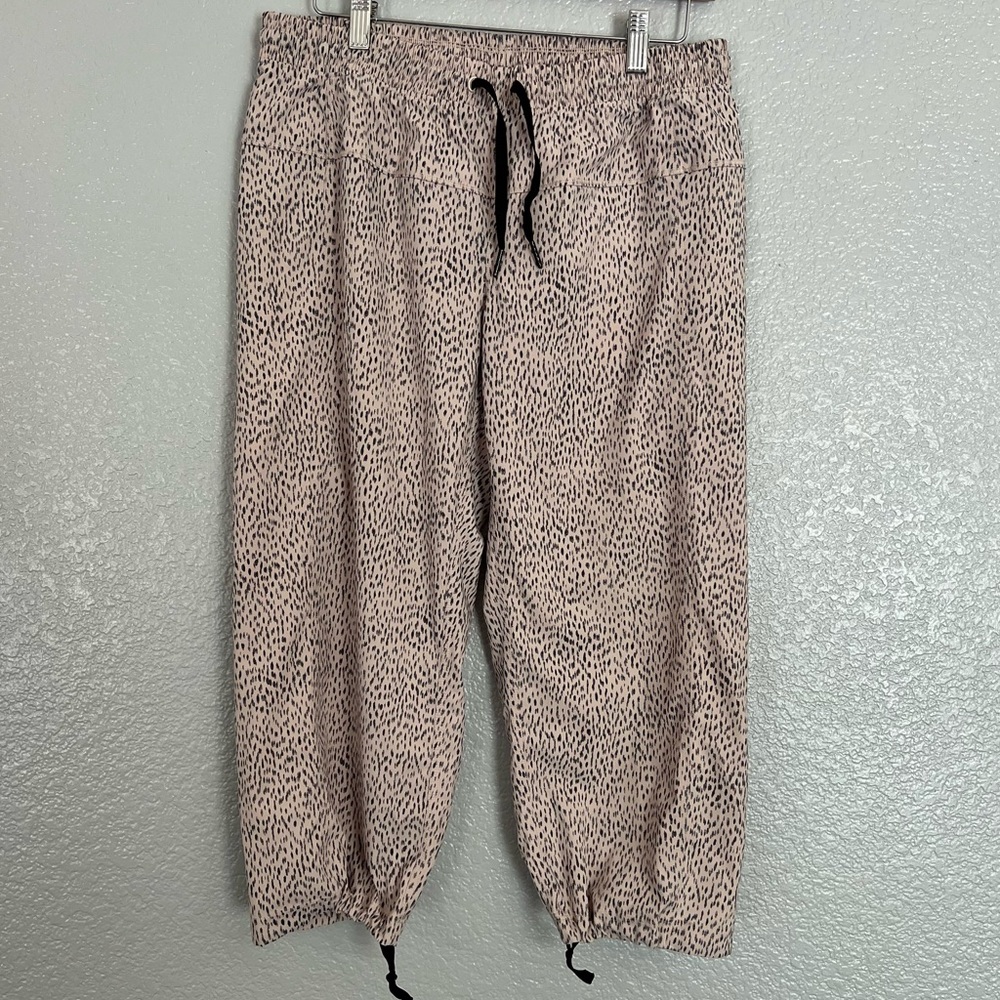 Lululemon Dance Studio Cropped Pants